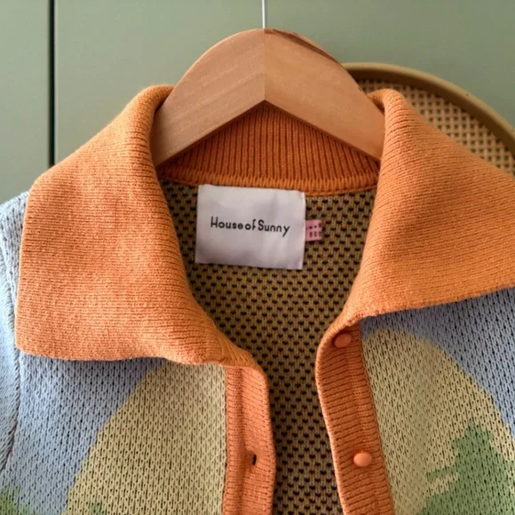 House of Sunny Button Up Cropped Cardigan - Picture 2 of 4